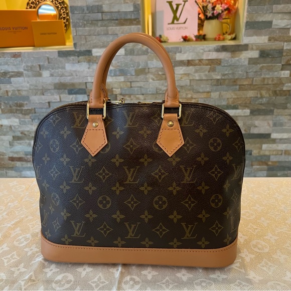 SOLD Louis Vuitton Alma handbag❤️ - Picture 3 of 8